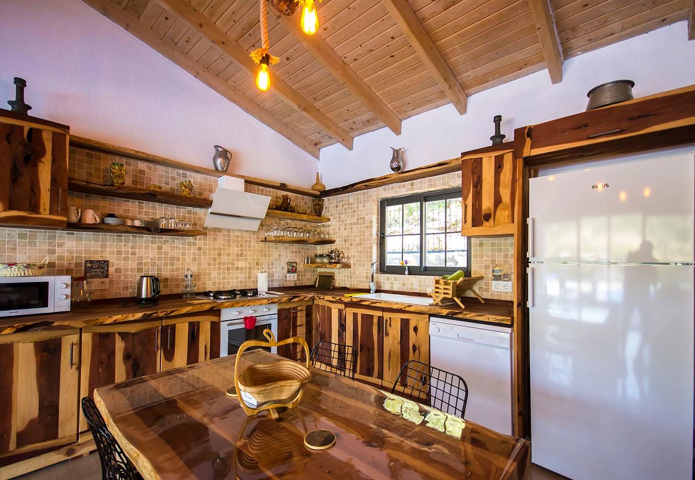 Kaş Sarıbelen'de Doğa İçerisinde, Özel Havuzlu, Modern Villa