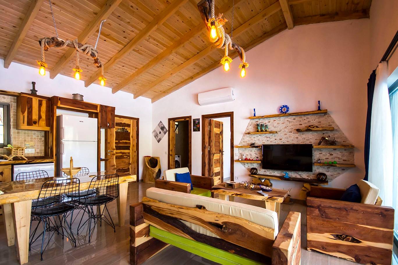 Kaş Sarıbelen'de Doğa İçerisinde, Özel Havuzlu, Modern Villa