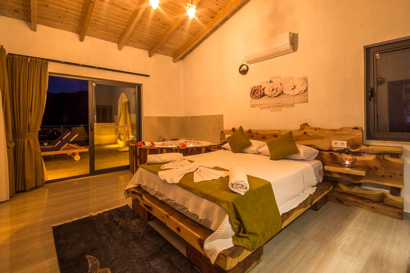 Kaş Sarıbelen'de Doğa İçerisinde, Özel Havuzlu, Modern Villa