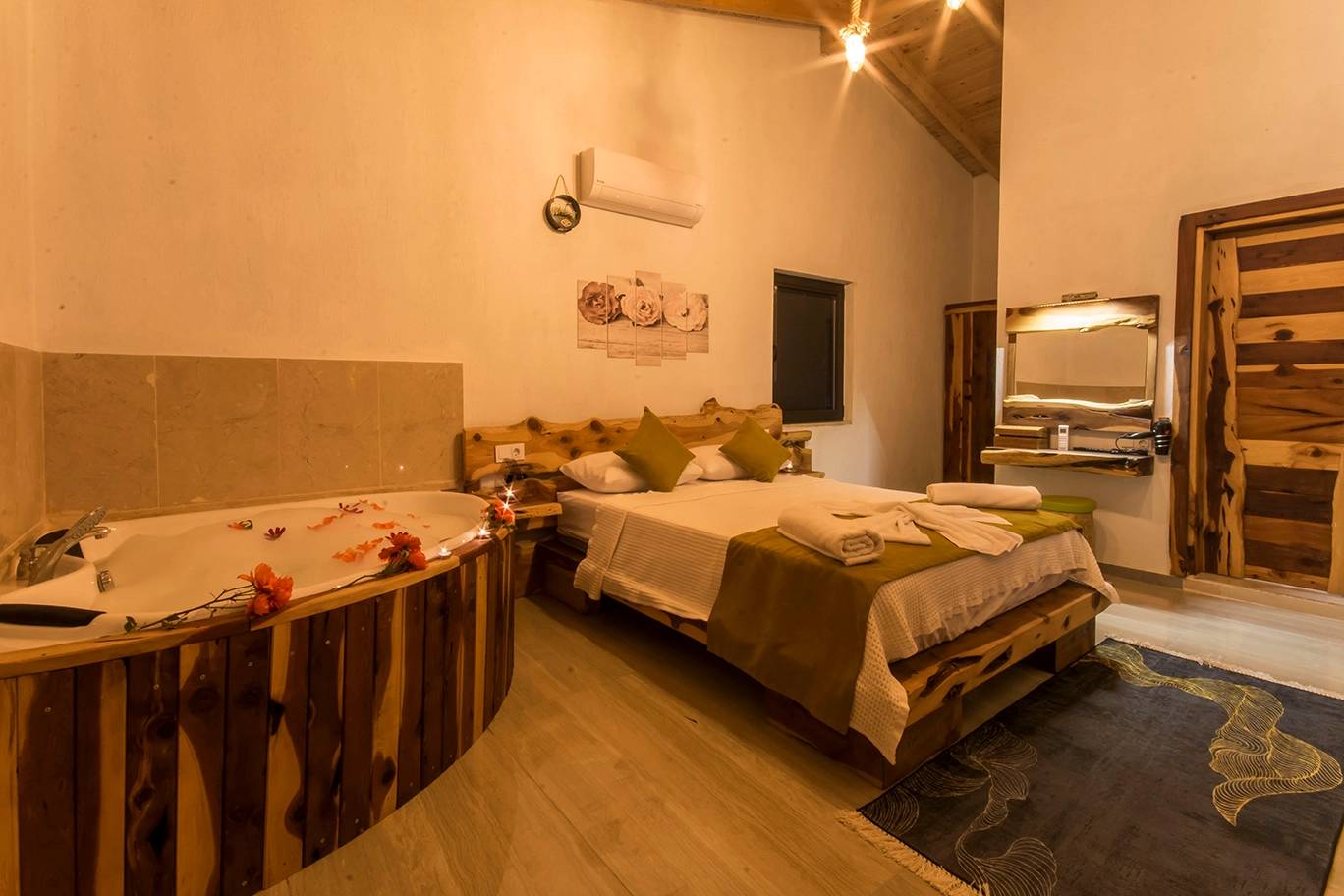 Kaş Sarıbelen'de Doğa İçerisinde, Özel Havuzlu, Modern Villa