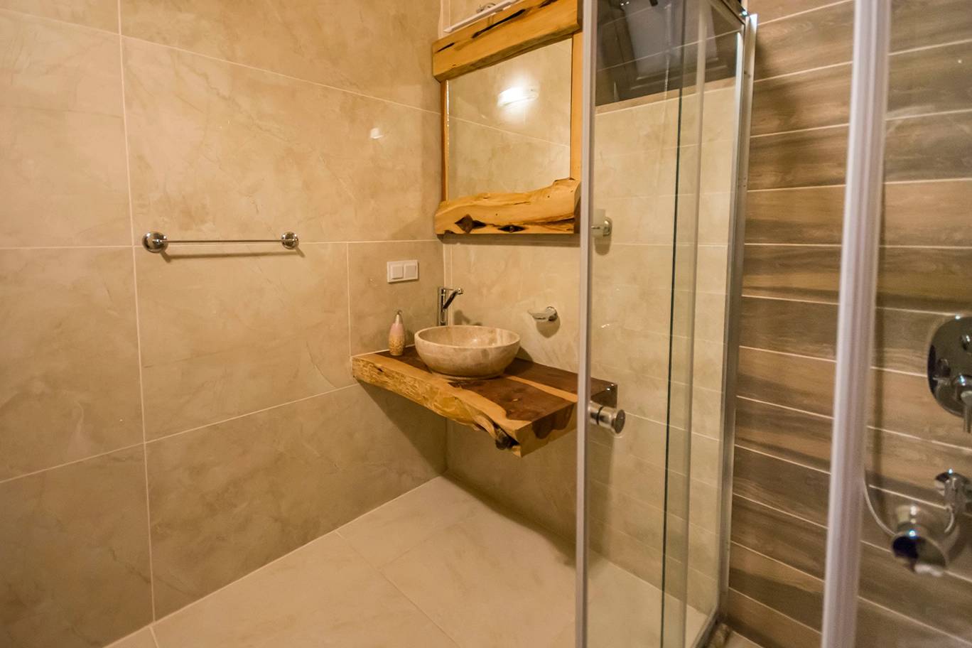 Kaş Sarıbelen'de Doğa İçerisinde, Özel Havuzlu, Modern Villa