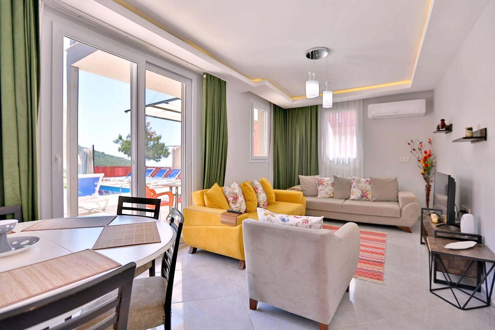 Kaş Sarıbelen'de Doğa İle İç İçe, Özel Havuzlu, 3+1 Villa