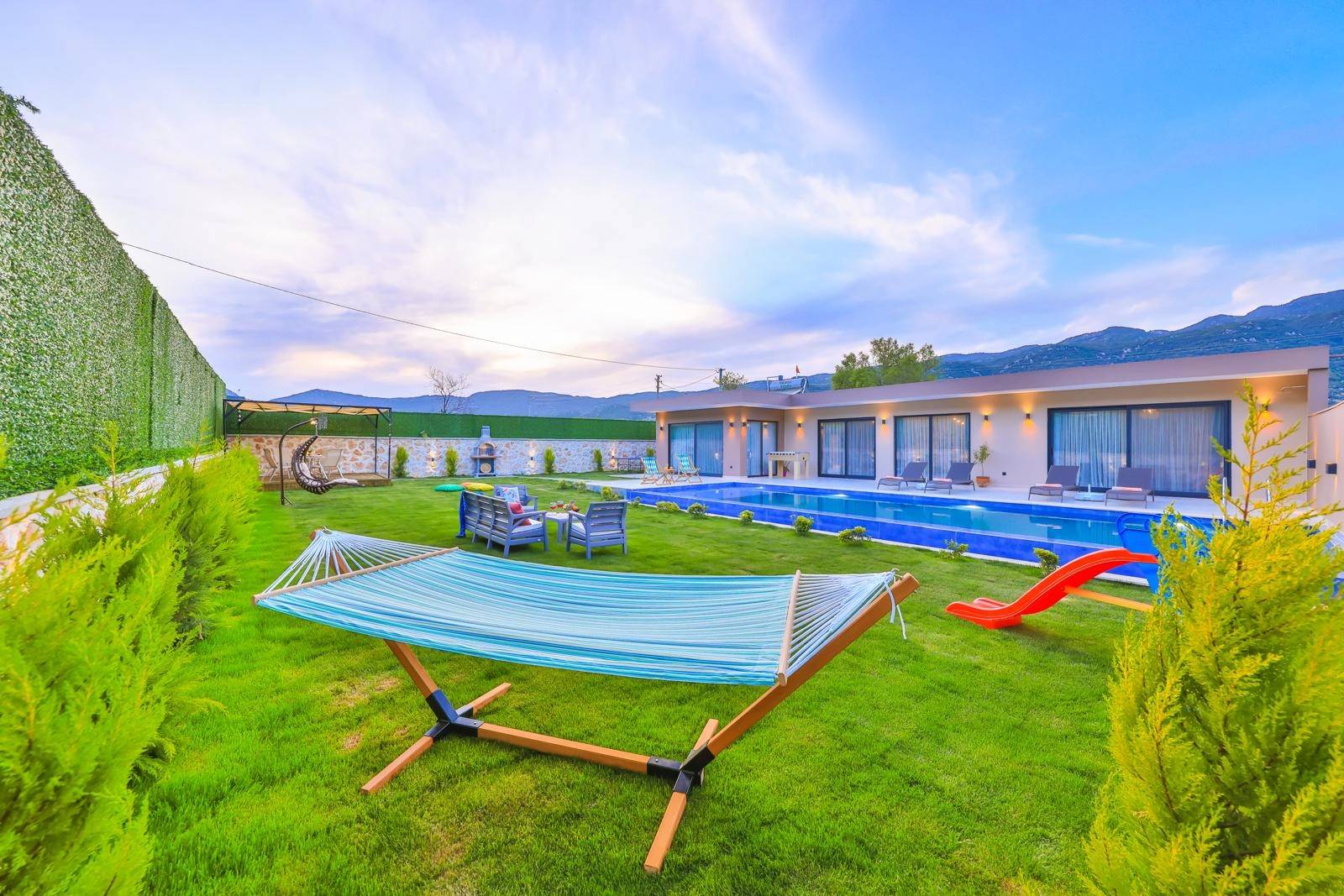 Kaş Sarıbelen'de Doğa İle İç İçe, Özel Havuzlu, 4 Kişilik Villa