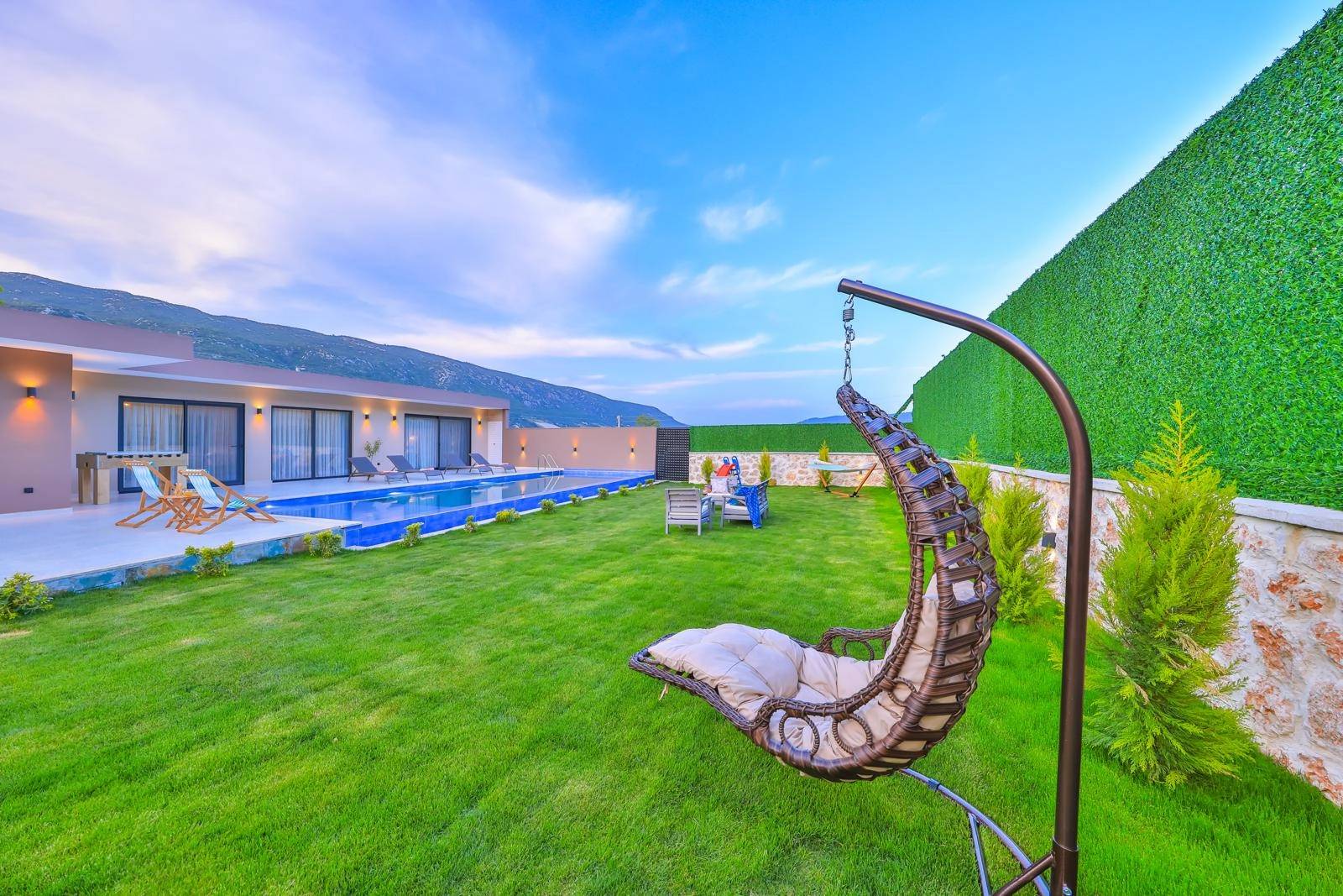 Kaş Sarıbelen'de Doğa İle İç İçe, Özel Havuzlu, 4 Kişilik Villa