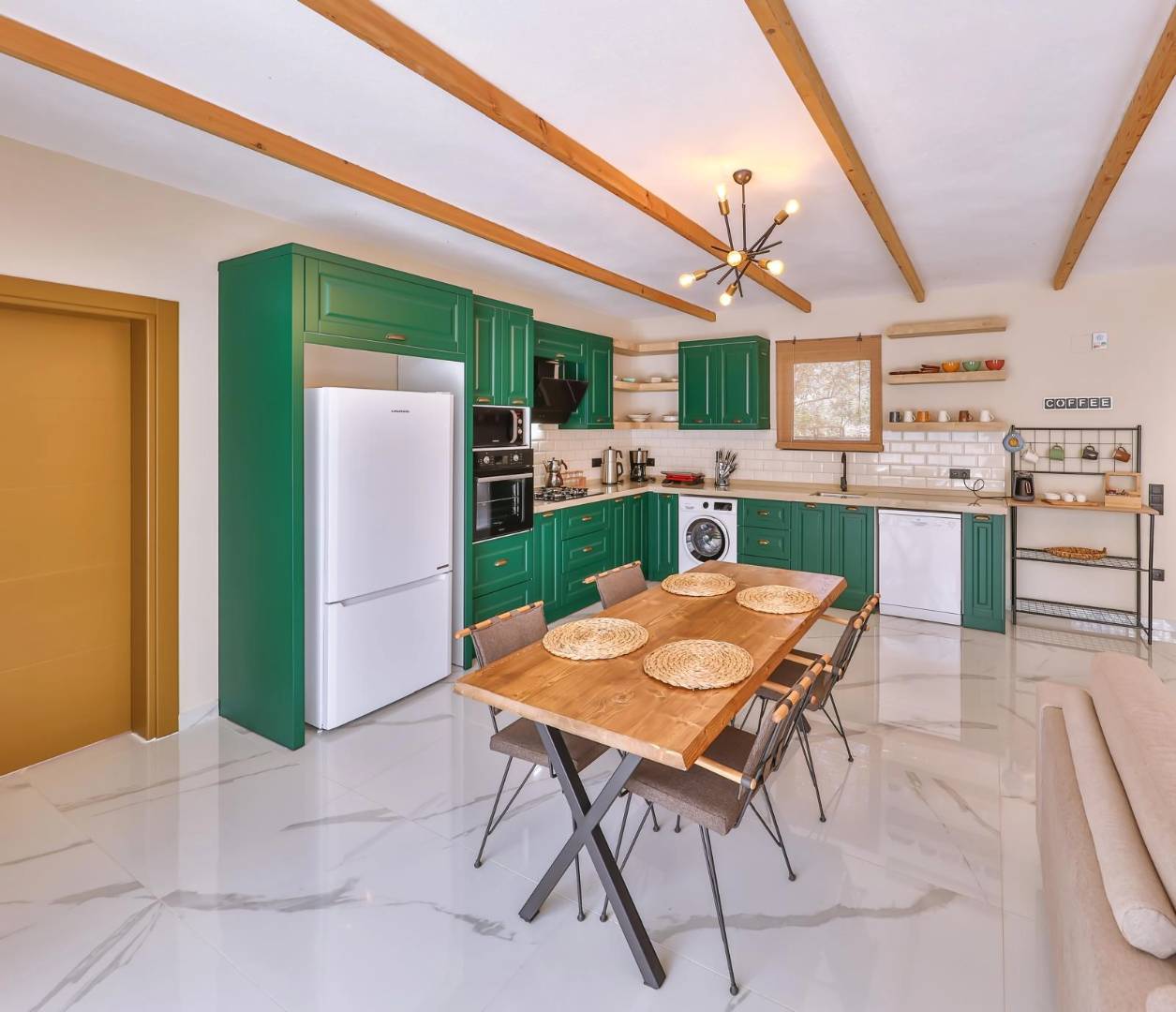 Kaş Sarıbelen'de Doğa İle İç İçe, Özel Havuzlu, 4 Kişilik Villa
