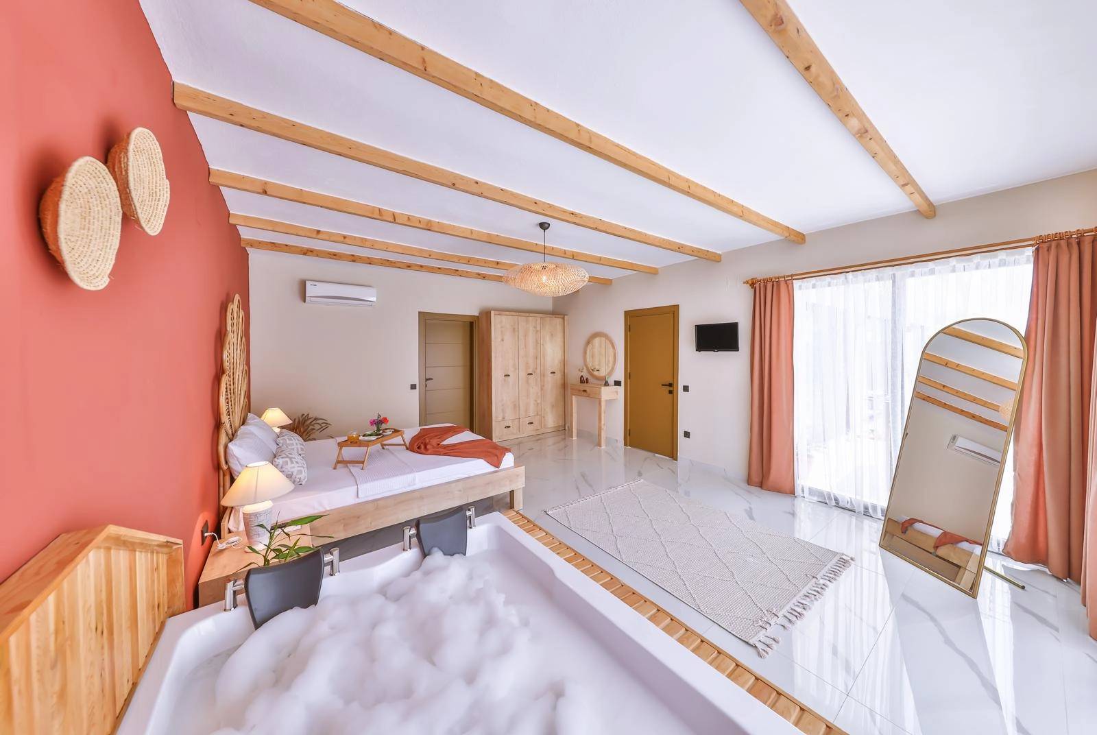 Kaş Sarıbelen'de Doğa İle İç İçe, Özel Havuzlu, 4 Kişilik Villa
