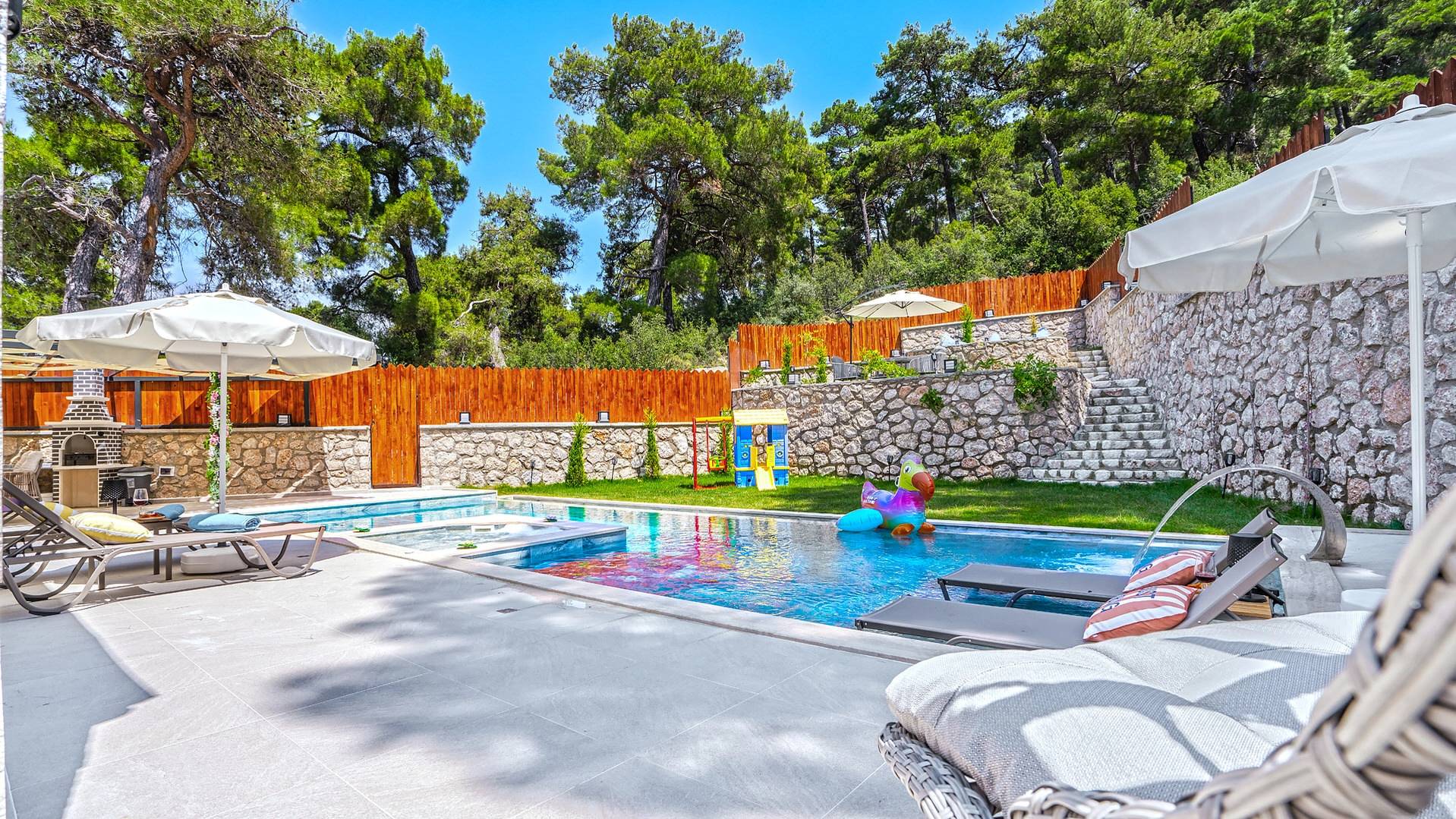 Kaş Sarıbelen'de Doğa İle İç İçe, Özel Havuzlu, Bahçeli Villa