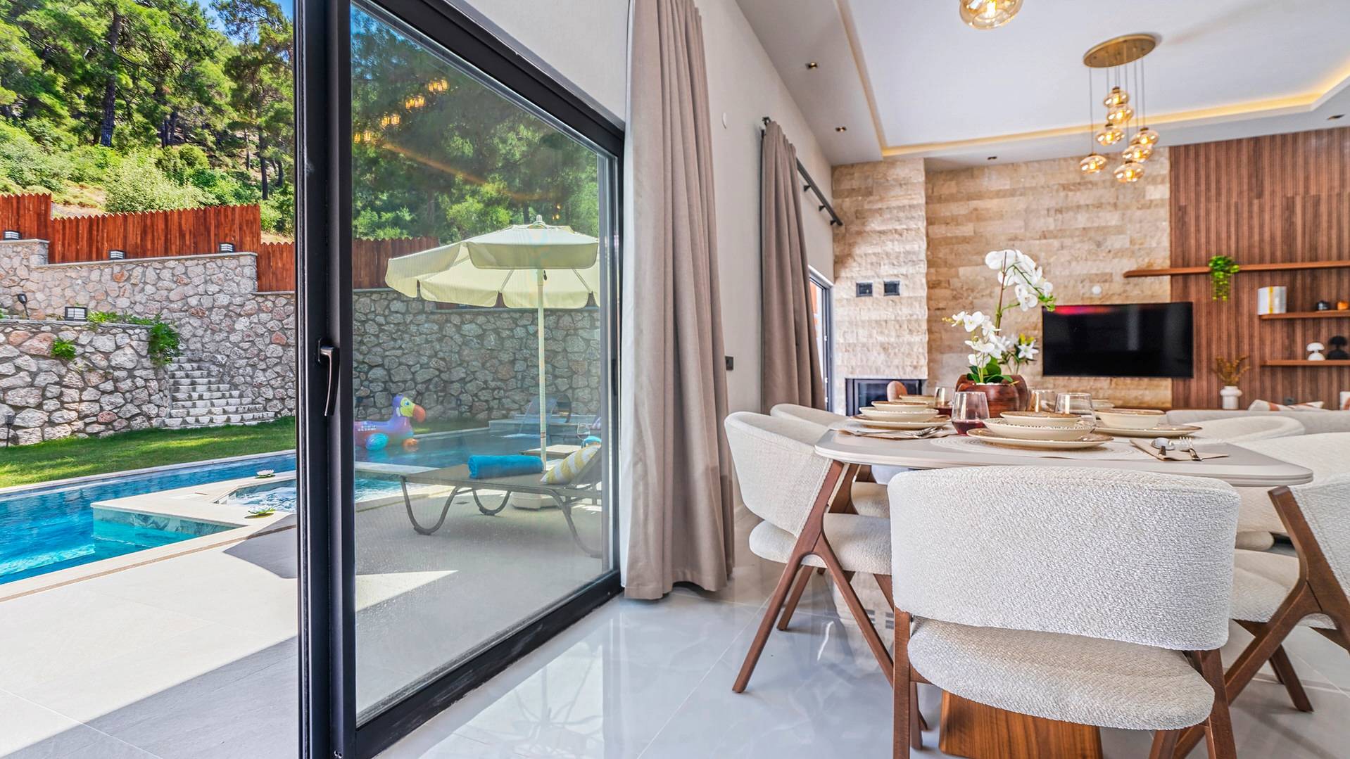 Kaş Sarıbelen'de Doğa İle İç İçe, Özel Havuzlu, Bahçeli Villa