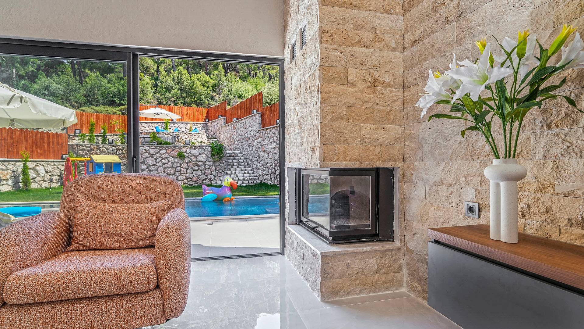 Kaş Sarıbelen'de Doğa İle İç İçe, Özel Havuzlu, Bahçeli Villa
