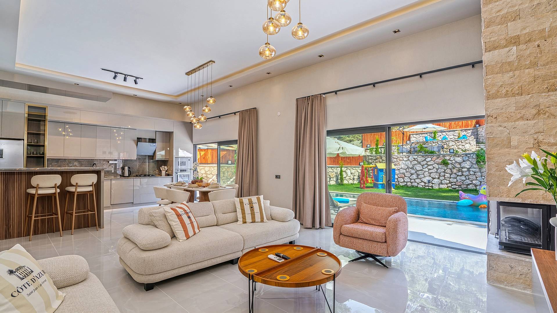 Kaş Sarıbelen'de Doğa İle İç İçe, Özel Havuzlu, Bahçeli Villa