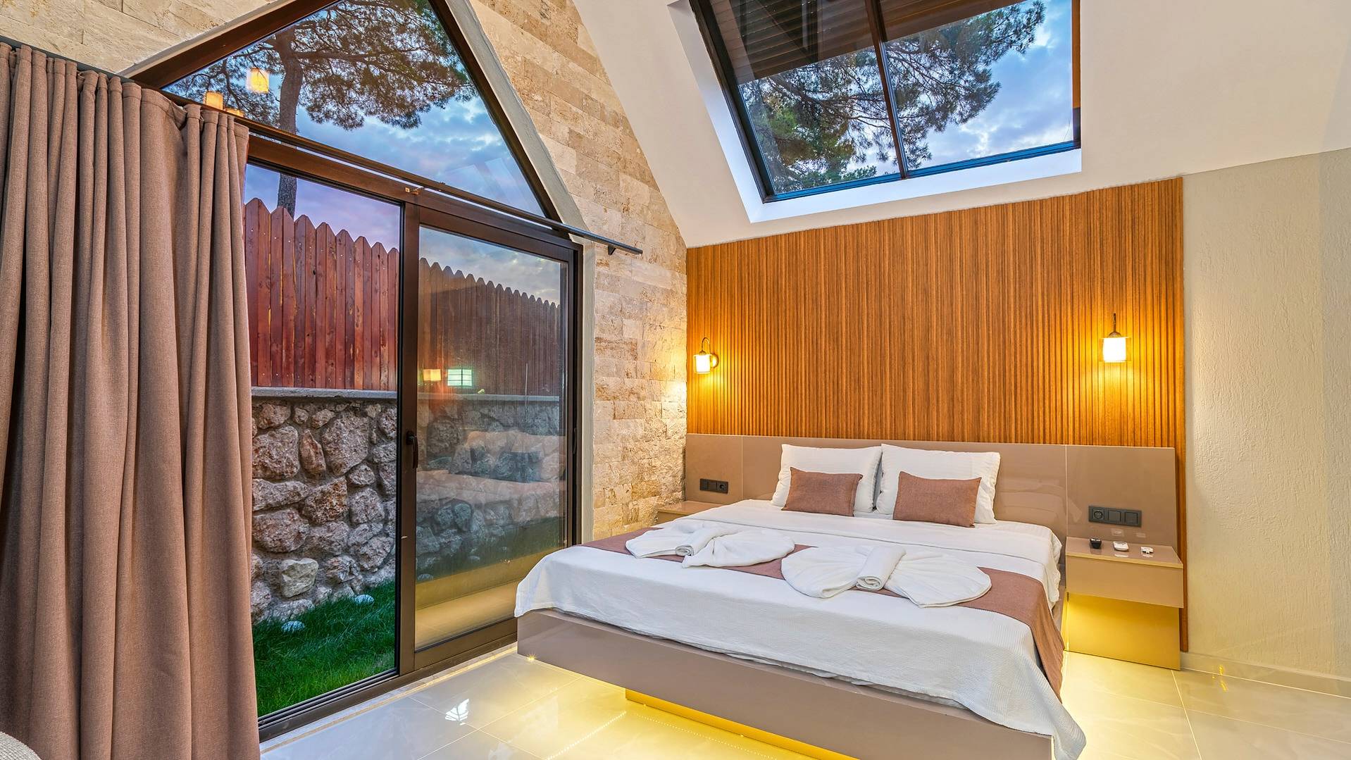 Kaş Sarıbelen'de Doğa İle İç İçe, Özel Havuzlu, Bahçeli Villa