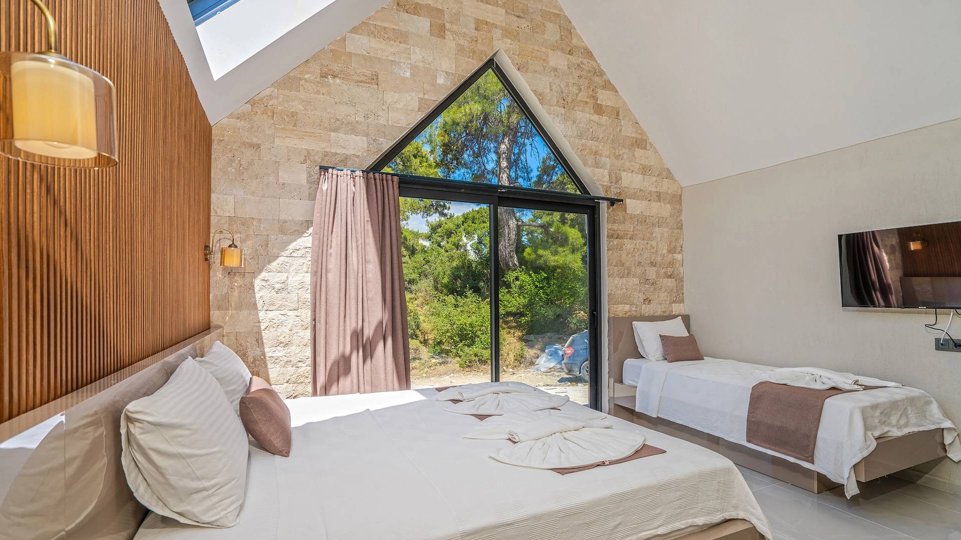 Kaş Sarıbelen'de Doğa İle İç İçe, Özel Havuzlu, Bahçeli Villa