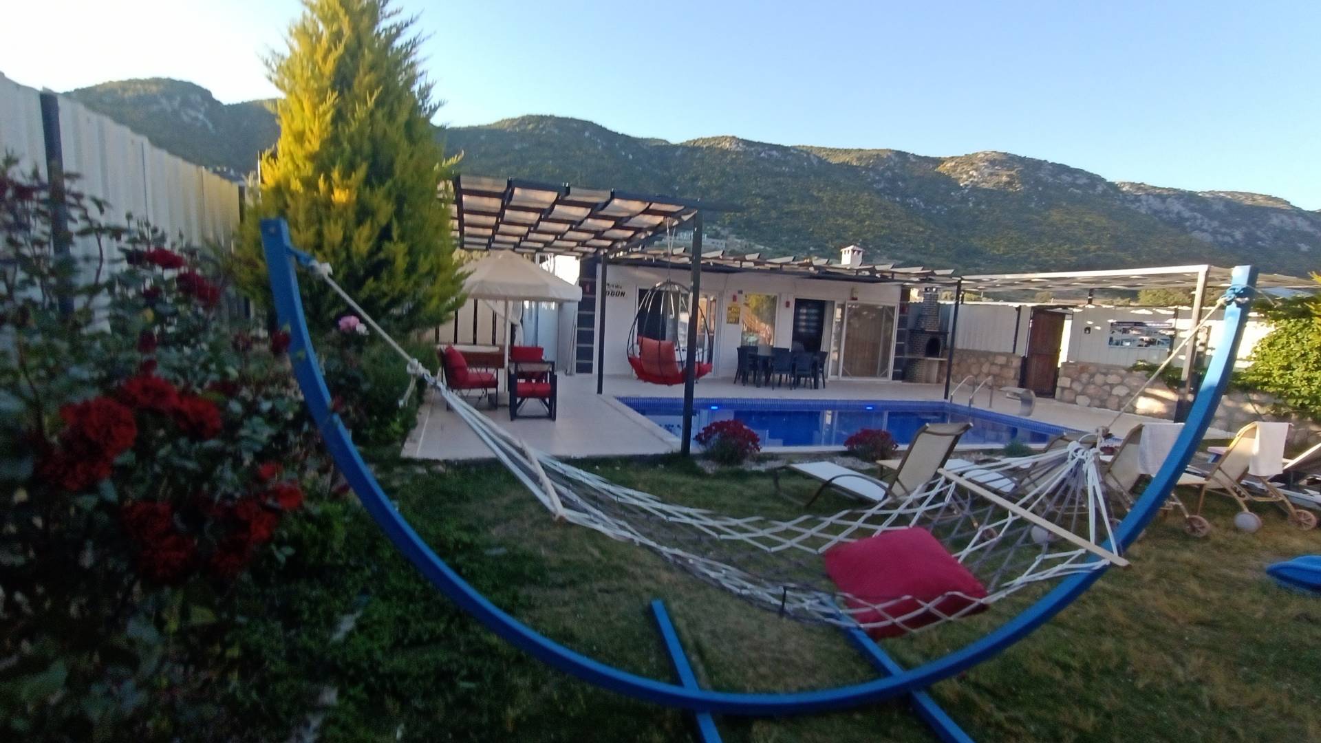 Kaş Sarıbelen'de Huzurlu Konumda, Özel Havuzlu, Jakuzili Villa