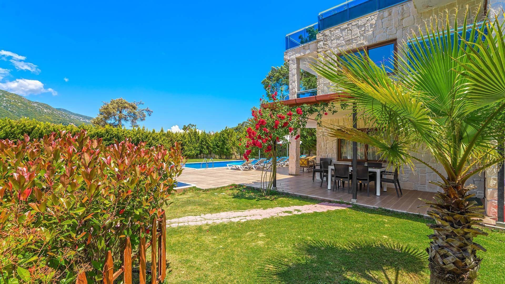 Kaş Sarıbelen'de Kalabalık Aileler İçin Uygun, Özel Havuzlu, Kiralık Villa