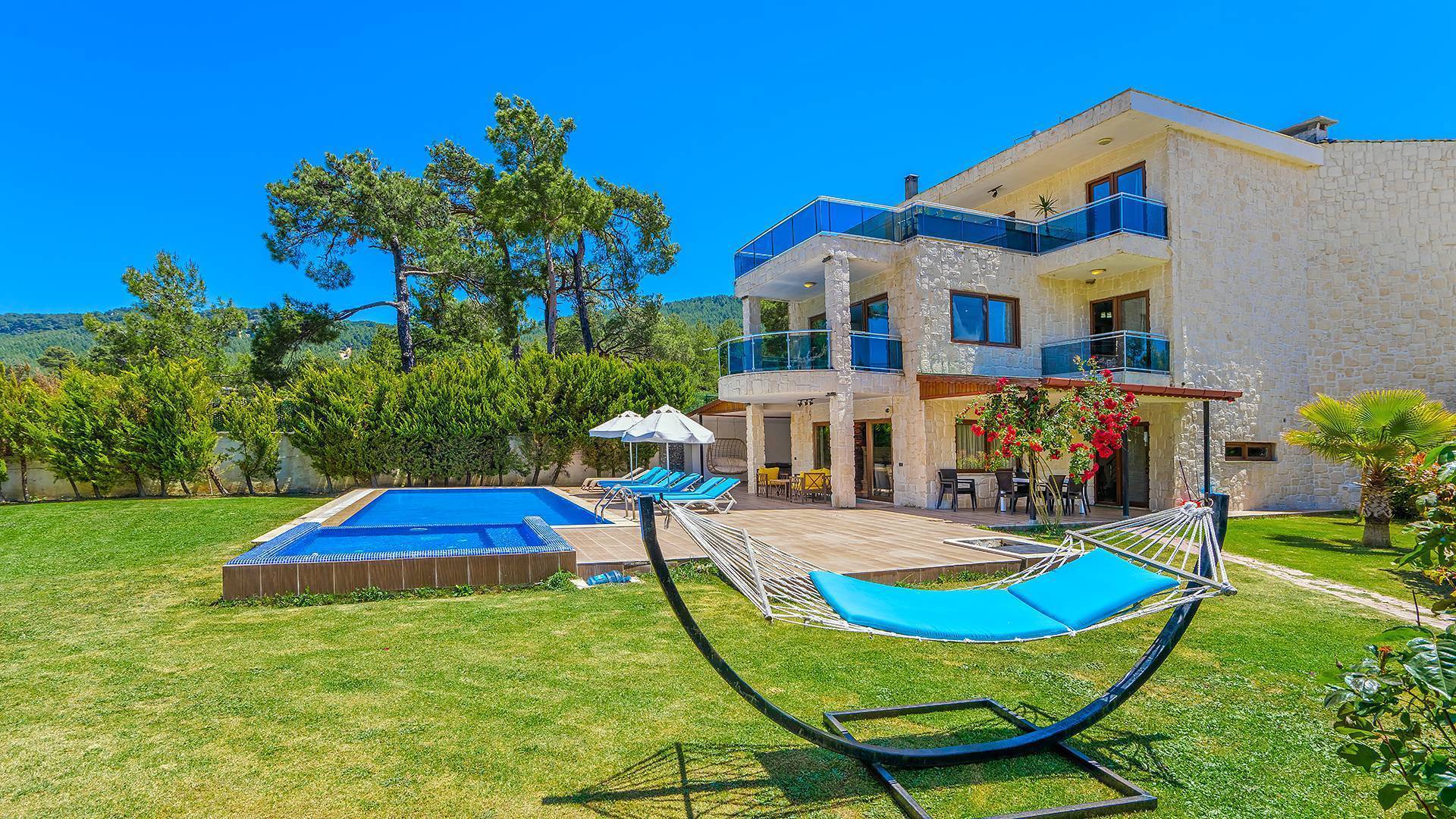 Kaş Sarıbelen'de Kalabalık Aileler İçin Uygun, Özel Havuzlu, Kiralık Villa