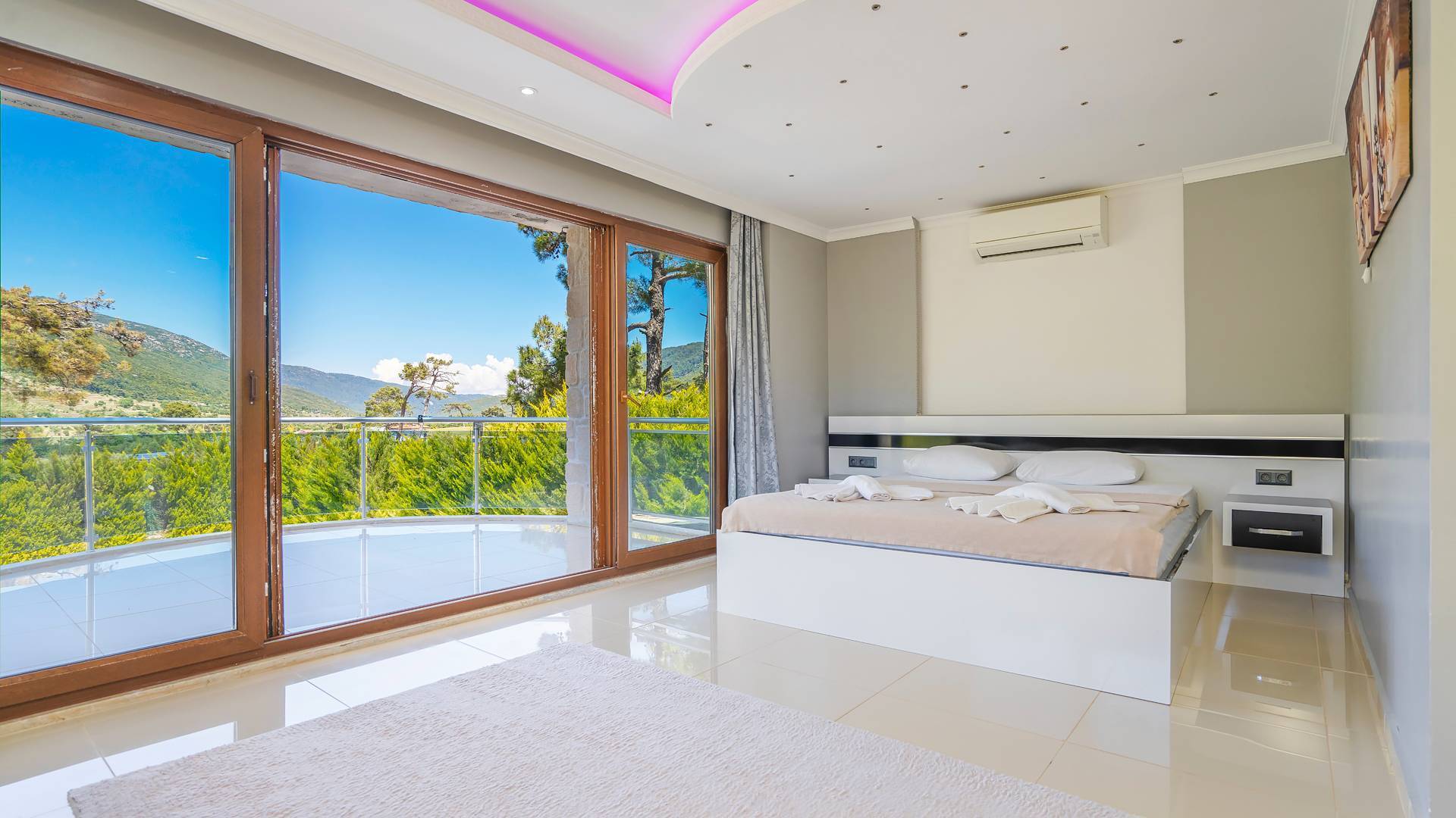 Kaş Sarıbelen'de Kalabalık Aileler İçin Uygun, Özel Havuzlu, Kiralık Villa