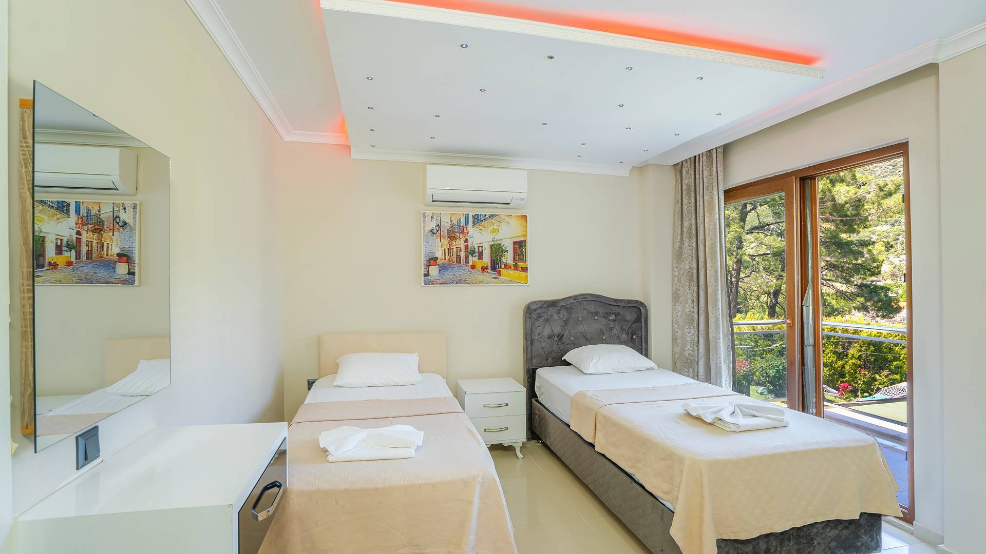 Kaş Sarıbelen'de Kalabalık Aileler İçin Uygun, Özel Havuzlu, Kiralık Villa