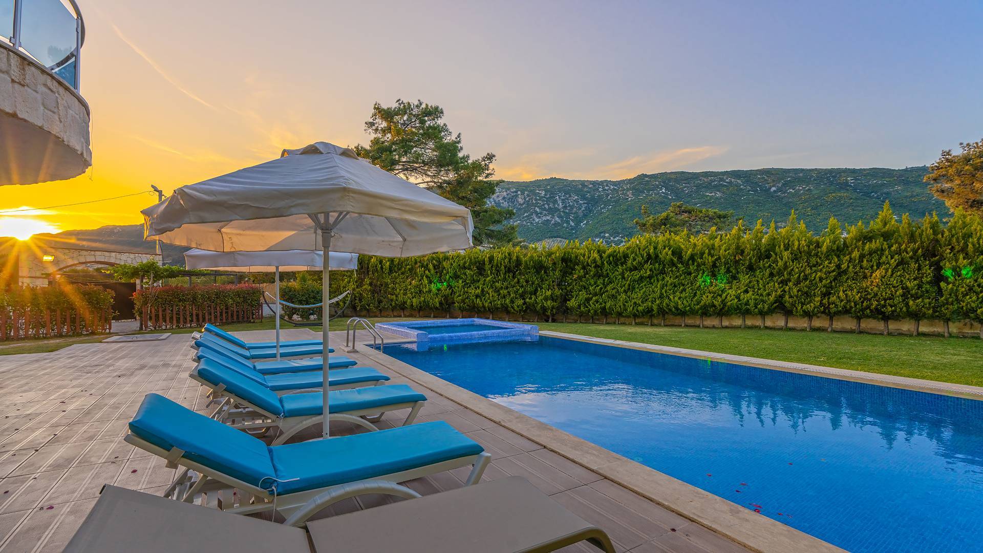 Kaş Sarıbelen'de Kalabalık Aileler İçin Uygun, Özel Havuzlu, Kiralık Villa
