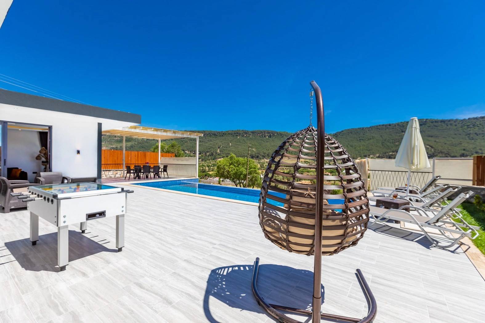 Kaş Sarıbelen'de Muhteşem Doğa Manzaralı, Özel Havuzlu, Lüks Villa
