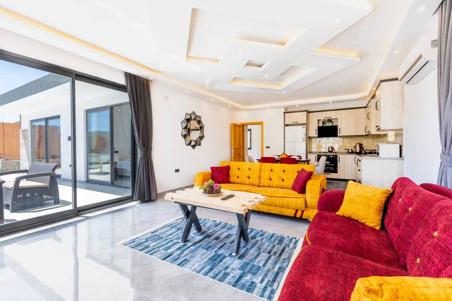 Kaş Sarıbelen'de Muhteşem Doğa Manzaralı, Özel Havuzlu, Lüks Villa