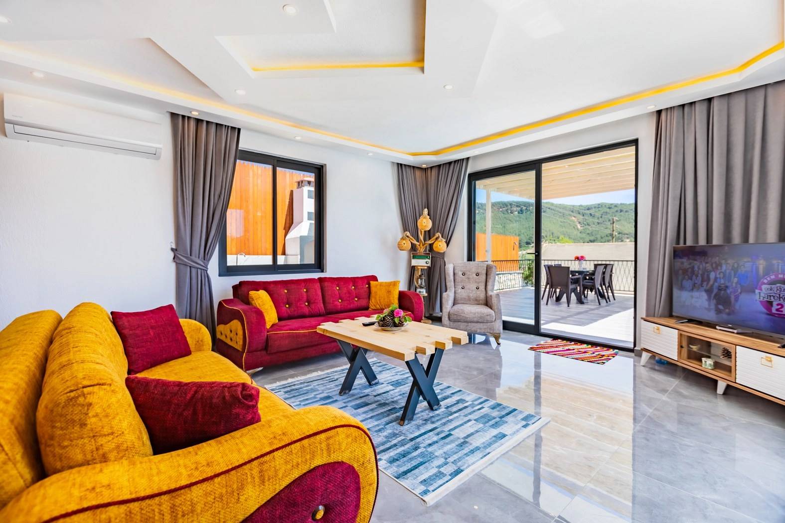 Kaş Sarıbelen'de Muhteşem Doğa Manzaralı, Özel Havuzlu, Lüks Villa