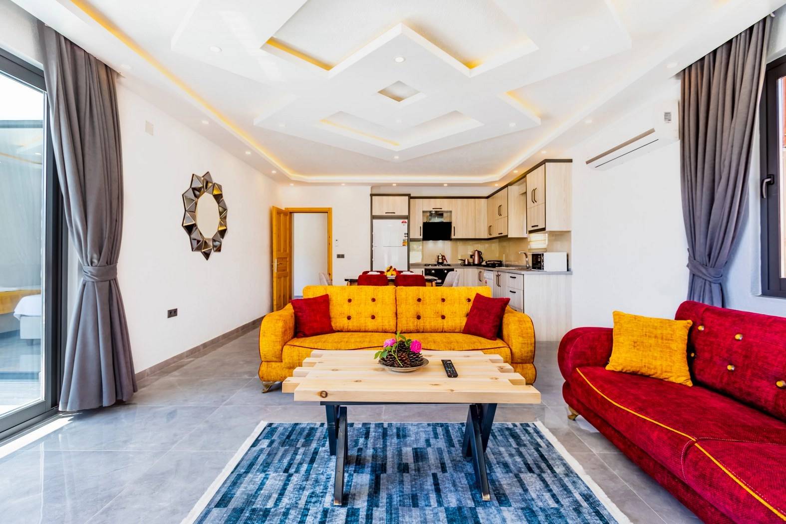 Kaş Sarıbelen'de Muhteşem Doğa Manzaralı, Özel Havuzlu, Lüks Villa