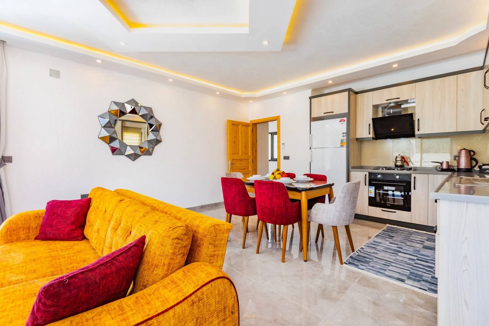 Kaş Sarıbelen'de Muhteşem Doğa Manzaralı, Özel Havuzlu, Lüks Villa