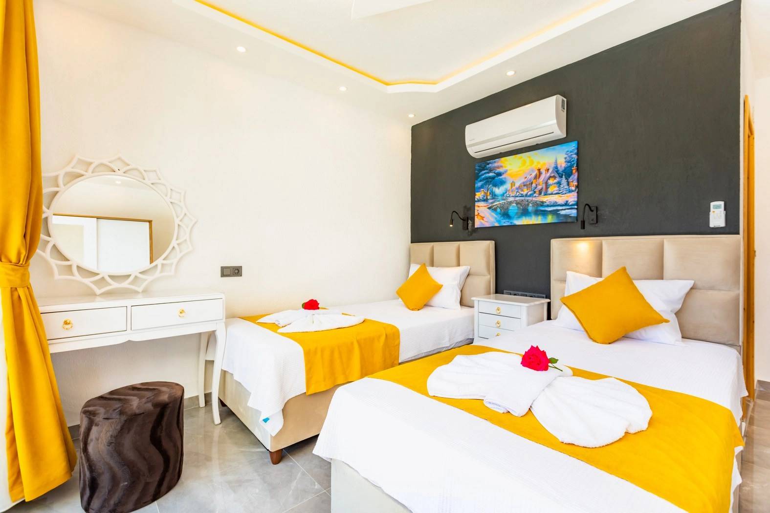 Kaş Sarıbelen'de Muhteşem Doğa Manzaralı, Özel Havuzlu, Lüks Villa