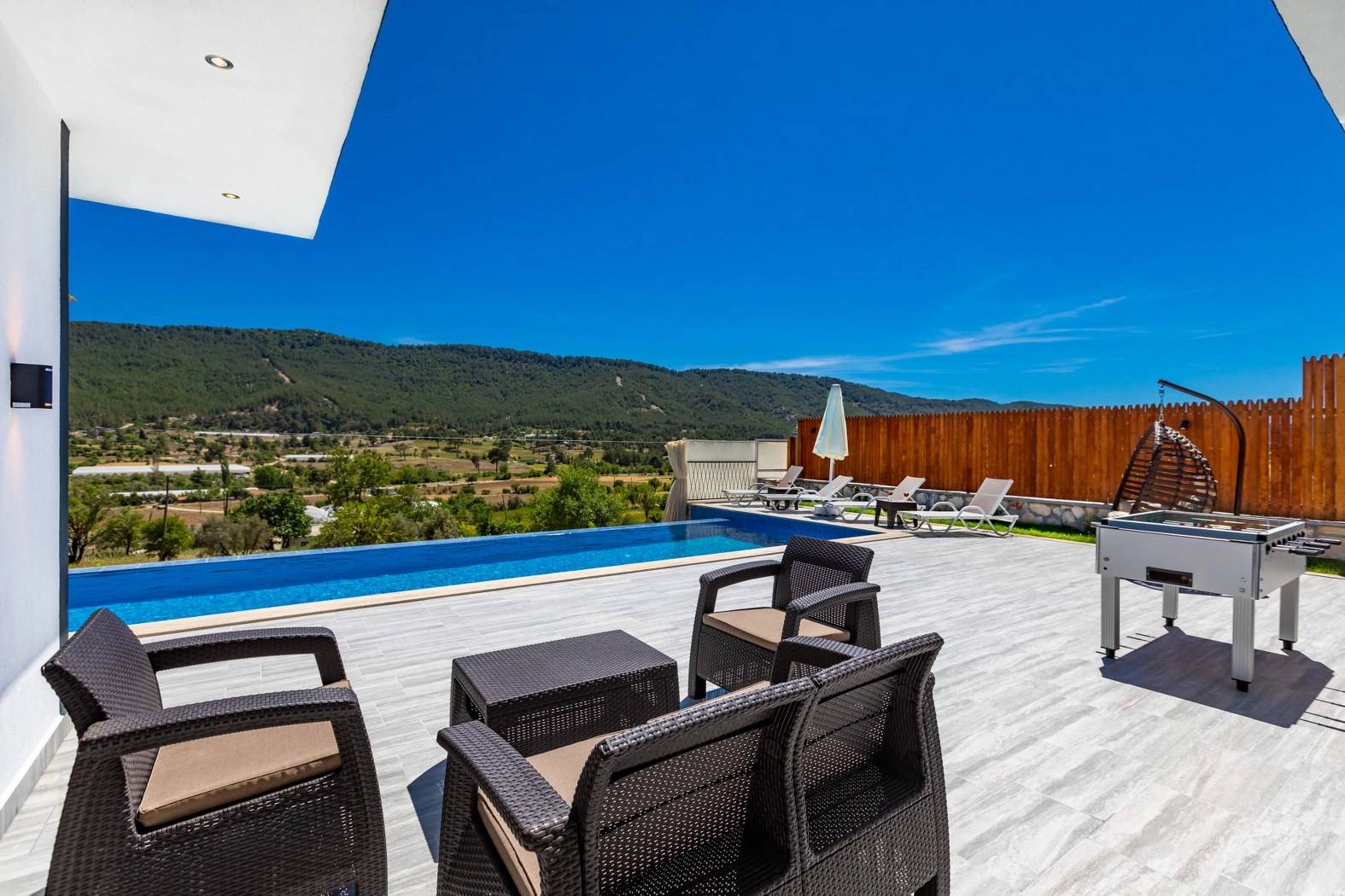 Kaş Sarıbelen'de Muhteşem Doğa Manzaralı, Özel Havuzlu, Lüks Villa