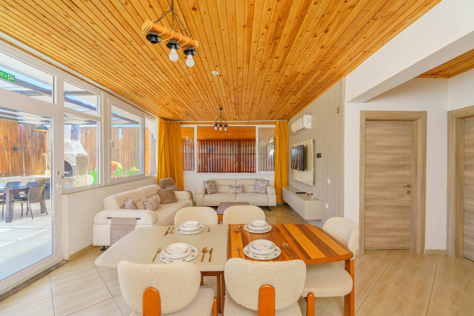 Kaş Ulugöl'de Doğa İçerisinde, Özel Havuzlu ve Jakuzili, Kiralık Villa