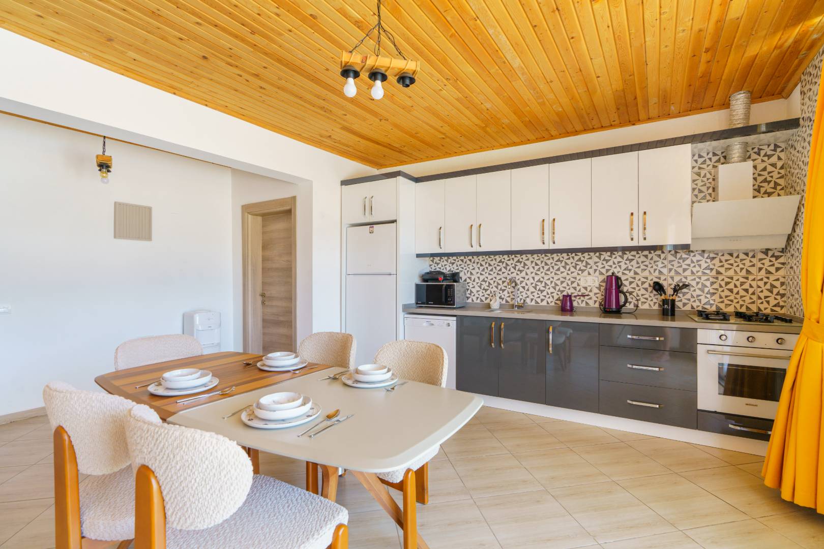 Kaş Ulugöl'de Doğa İçerisinde, Özel Havuzlu ve Jakuzili, Kiralık Villa