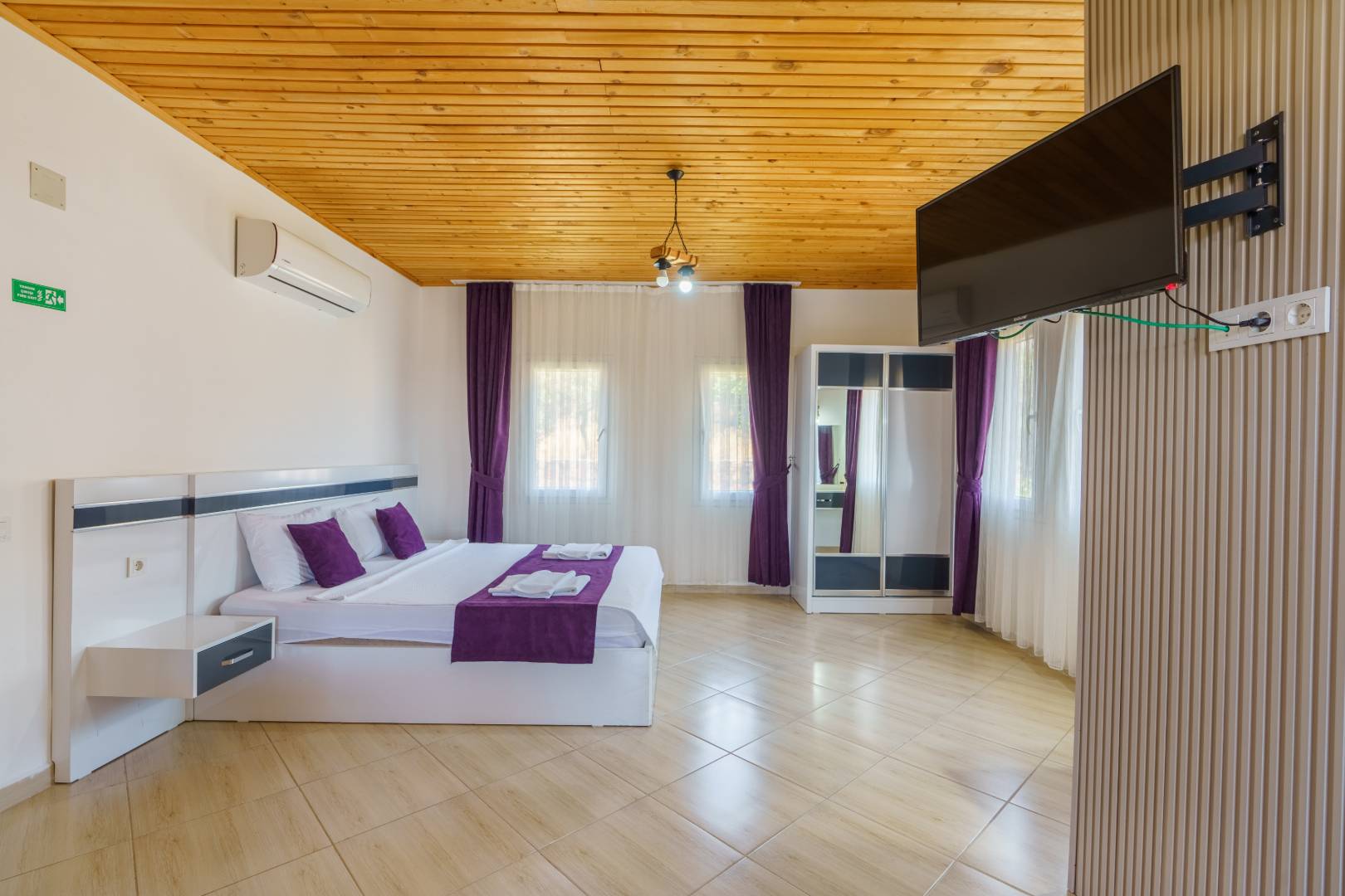 Kaş Ulugöl'de Doğa İçerisinde, Özel Havuzlu ve Jakuzili, Kiralık Villa