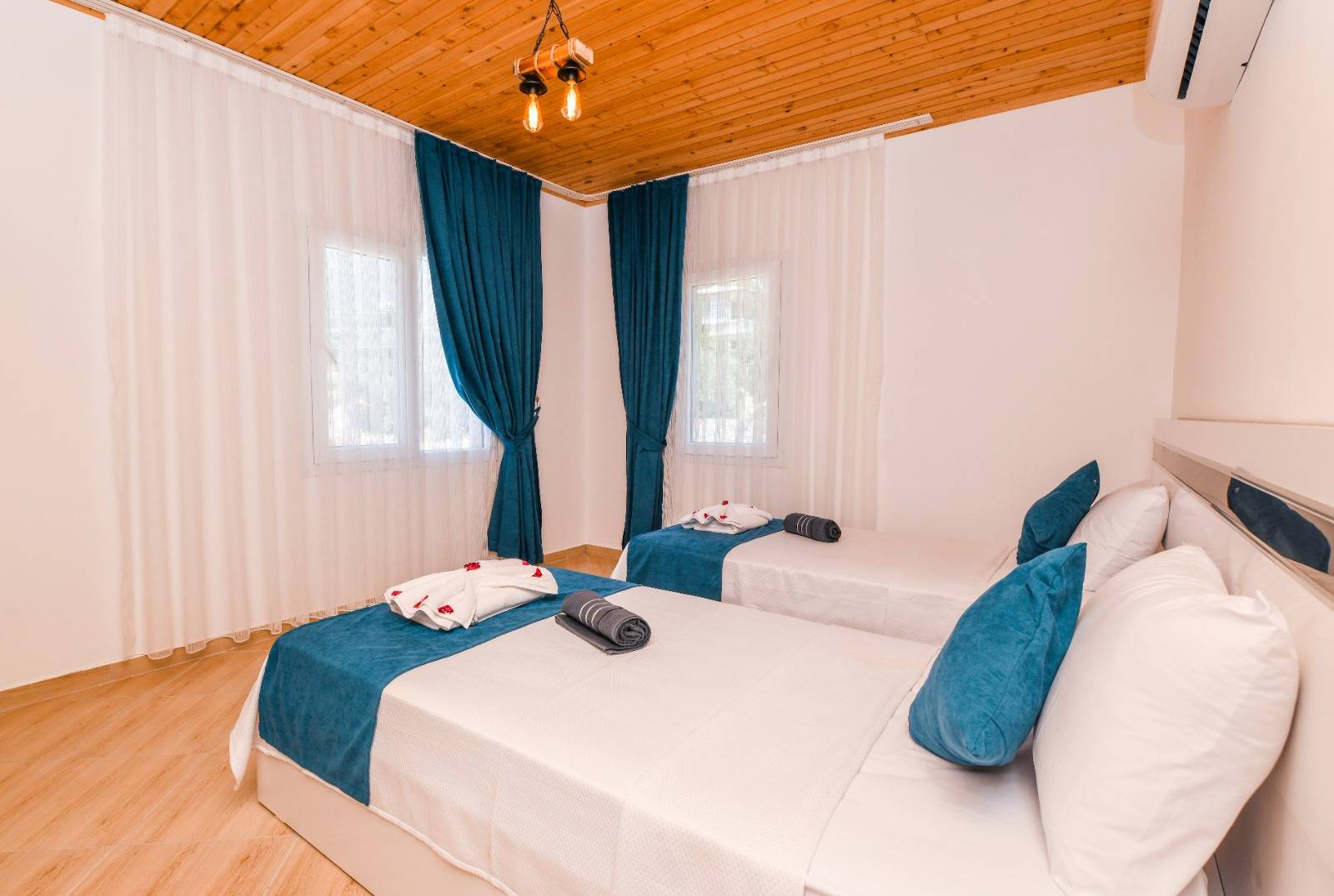 Kaş Ulugöl'de Doğa İçerisinde, Özel Havuzlu ve Jakuzili, Kiralık Villa