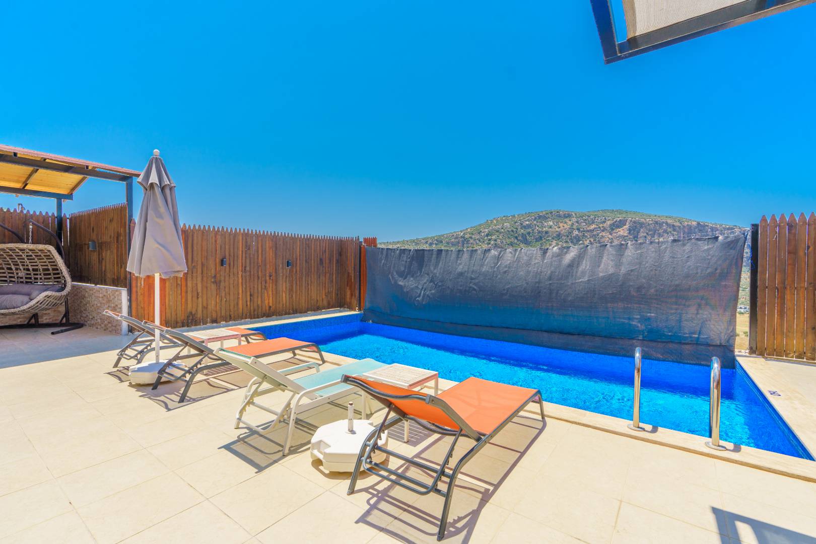 Kaş Ulugöl'de Doğa İçerisinde, Özel Havuzlu ve Jakuzili, Kiralık Villa
