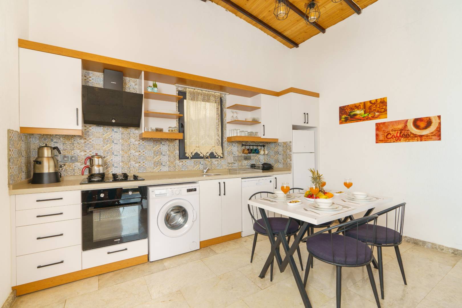 Kaş Üzümlü'de Balayı Çiftlerine Uygun, Özel Havuzlu, Konforlu Villa