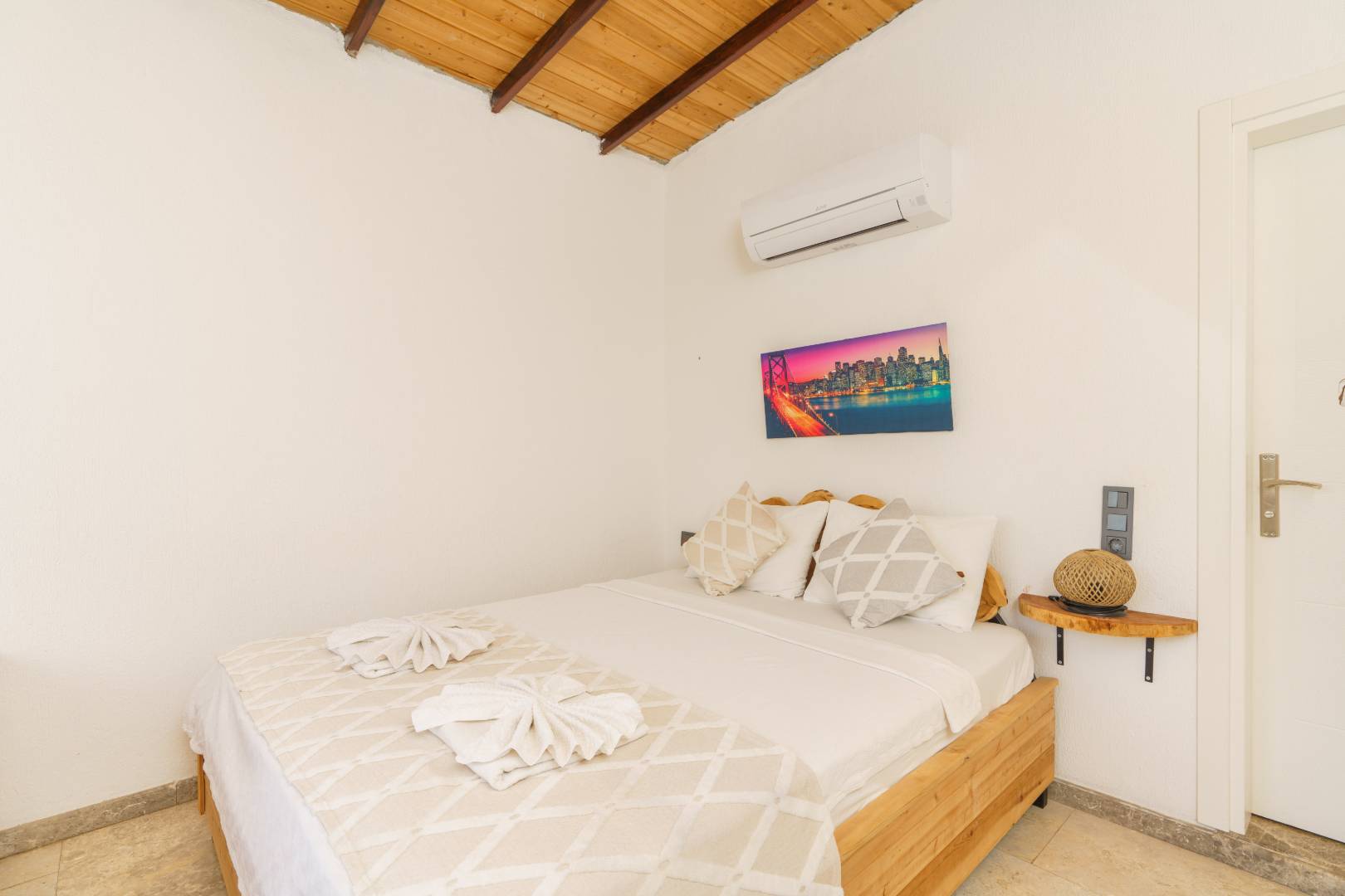 Kaş Üzümlü'de Balayı Çiftlerine Uygun, Özel Havuzlu, Konforlu Villa