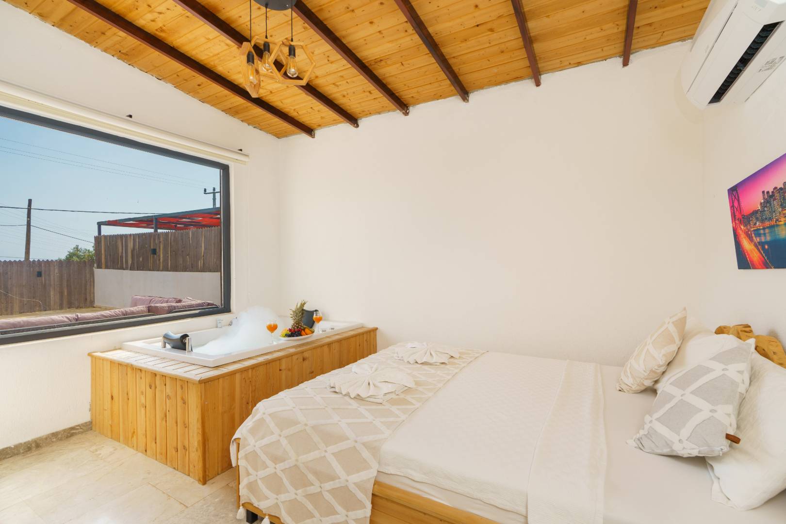 Kaş Üzümlü'de Balayı Çiftlerine Uygun, Özel Havuzlu, Konforlu Villa