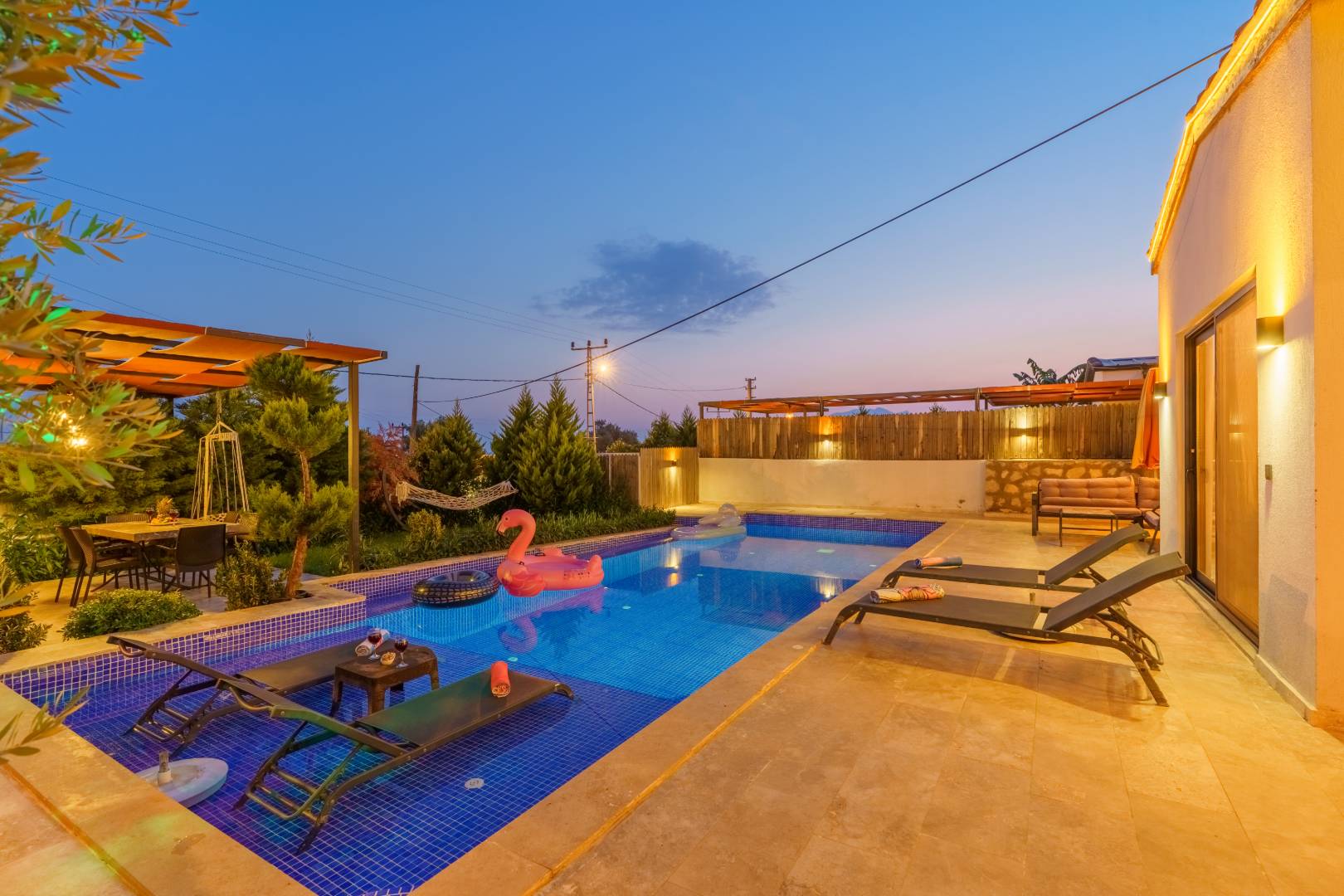 Kaş Üzümlü'de Balayı Çiftlerine Uygun, Özel Havuzlu, Konforlu Villa