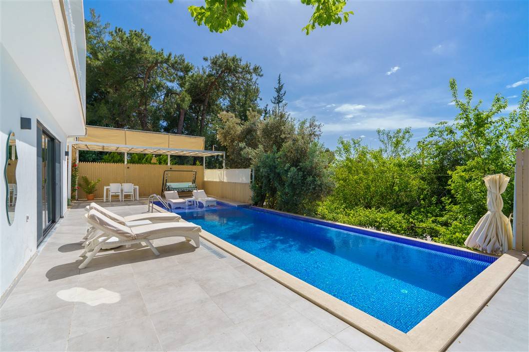 Kaş Üzümlü'de Çocuk Oyun Parklı, Jakuzili, Muhafazakar Villa 41351 — 3