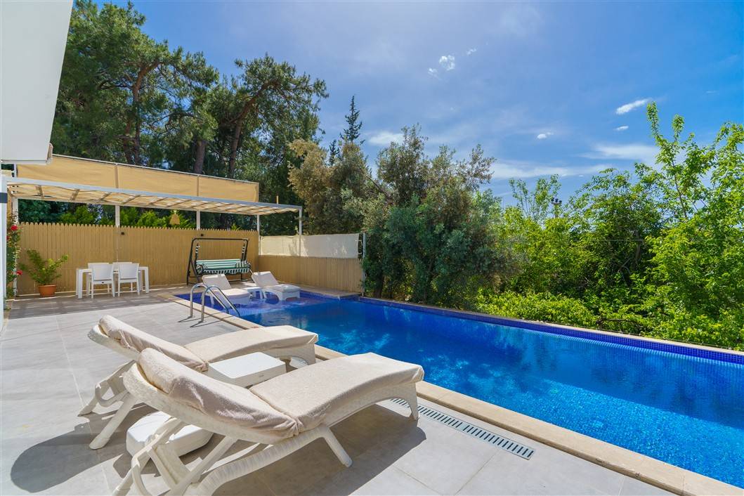 Kaş Üzümlü'de Çocuk Oyun Parklı, Jakuzili, Muhafazakar Villa 41351 — 4
