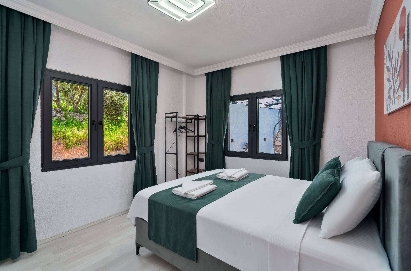 Kaş Üzümlü'de Doğa İle İç İçe, Özel Havuzlu, 5 Kişilik Villa
