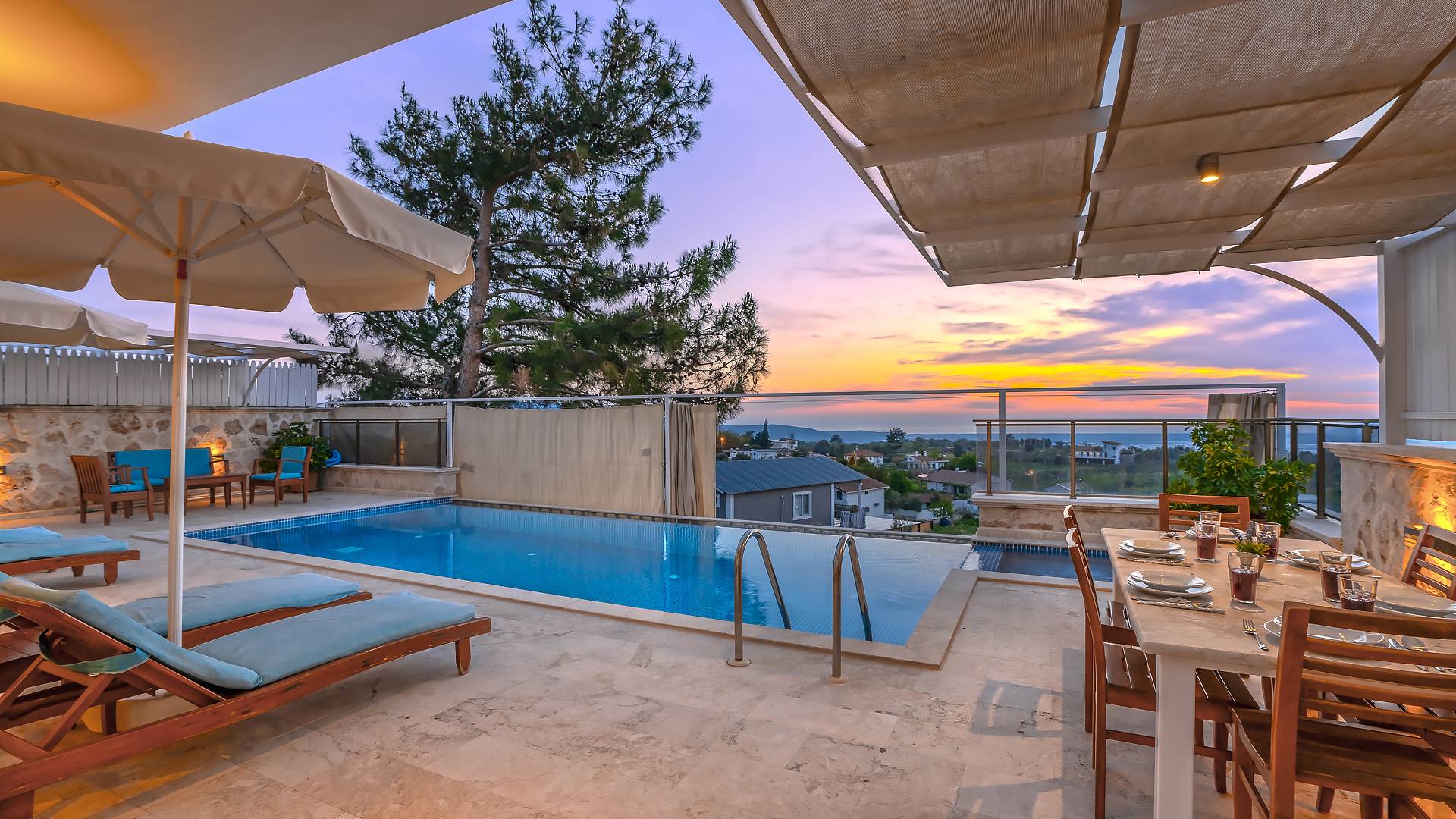 Kaş Üzümlü'de Geniş Ailelere Uygun, Özel Havuzlu, 3+1 Villa