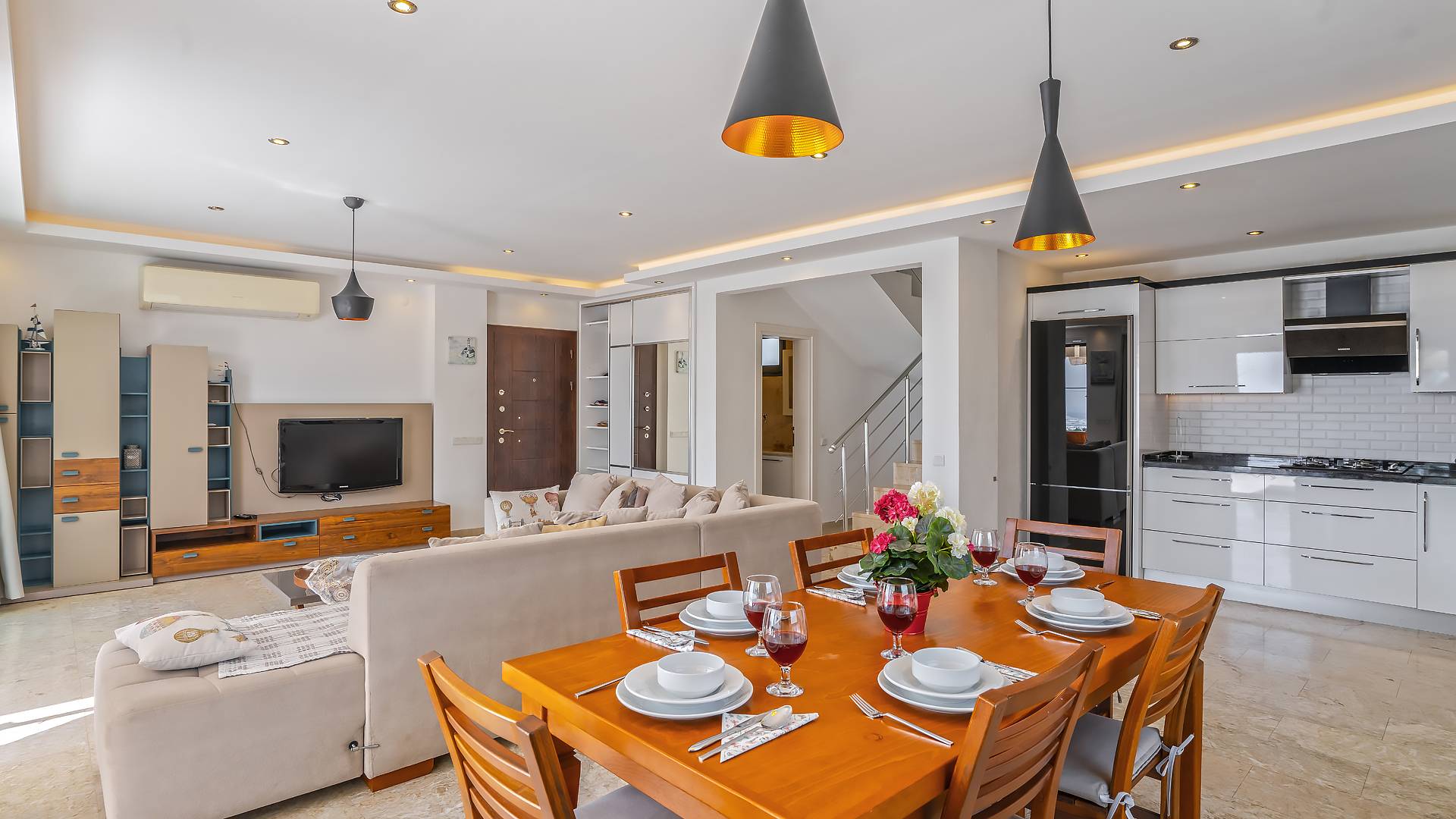 Kaş Üzümlü'de Geniş Ailelere Uygun, Özel Havuzlu, 3+1 Villa