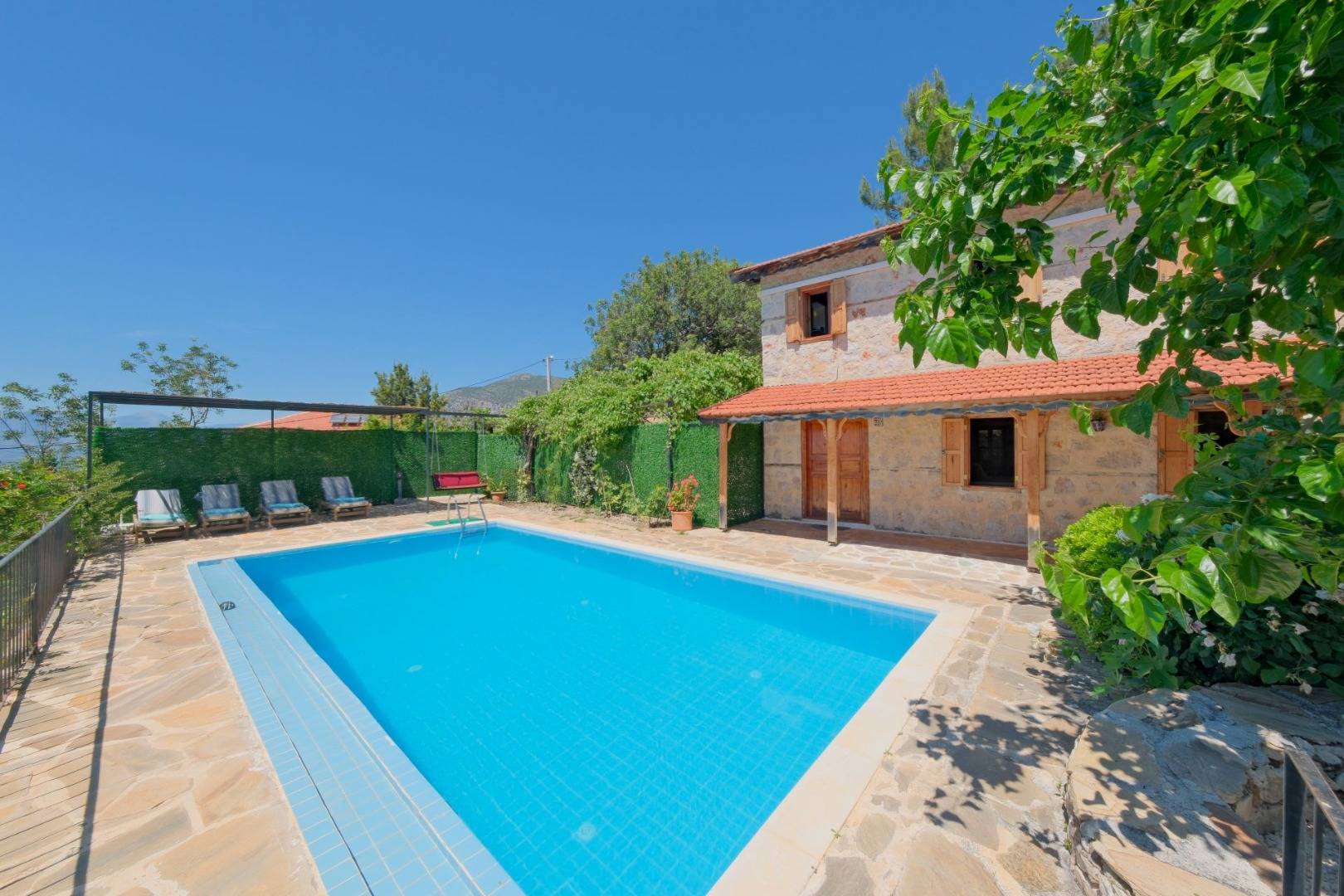 Kaş Üzümlü'de Harika Doğa Manzaralı, Özel Havuzlu, 3+1 Villa