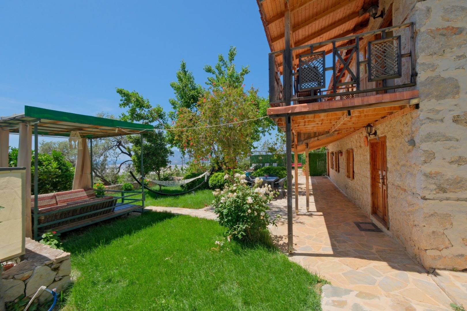 Kaş Üzümlü'de Harika Doğa Manzaralı, Özel Havuzlu, 3+1 Villa