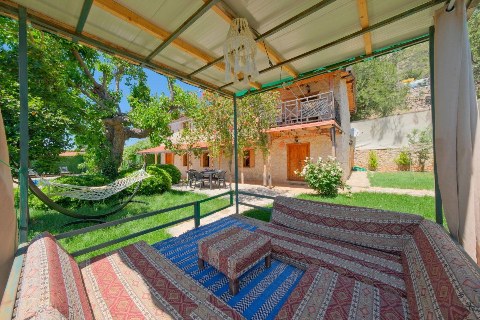 Kaş Üzümlü'de Harika Doğa Manzaralı, Özel Havuzlu, 3+1 Villa