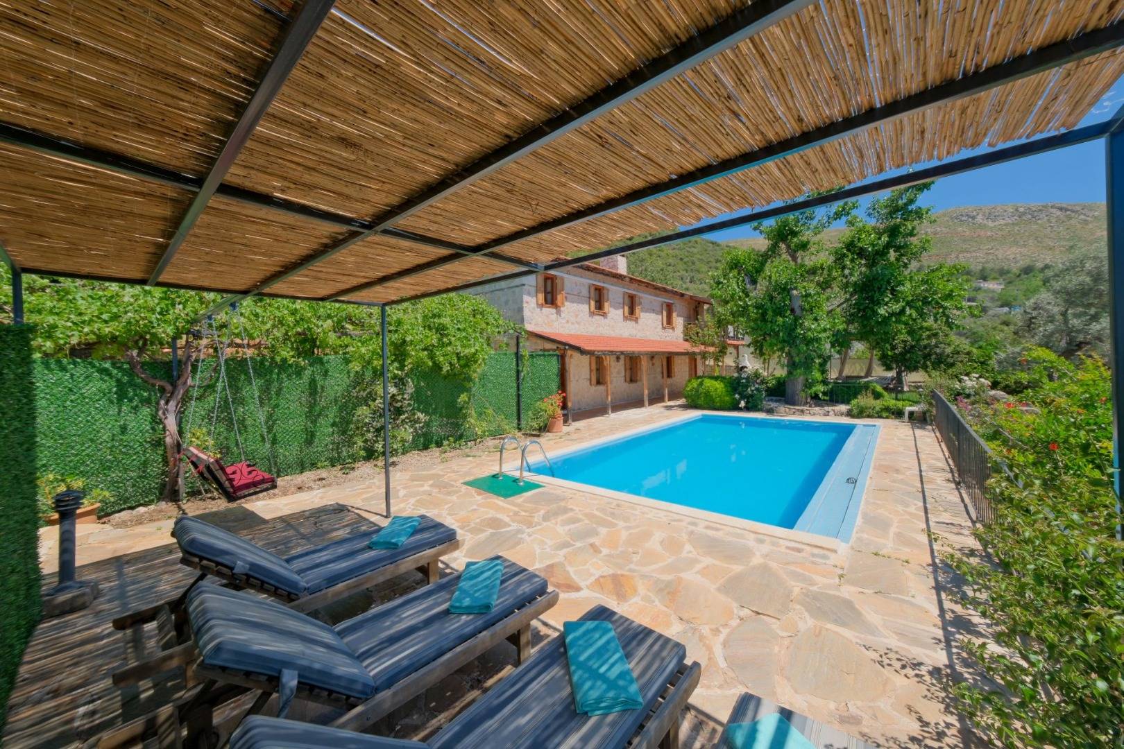 Kaş Üzümlü'de Harika Doğa Manzaralı, Özel Havuzlu, 3+1 Villa