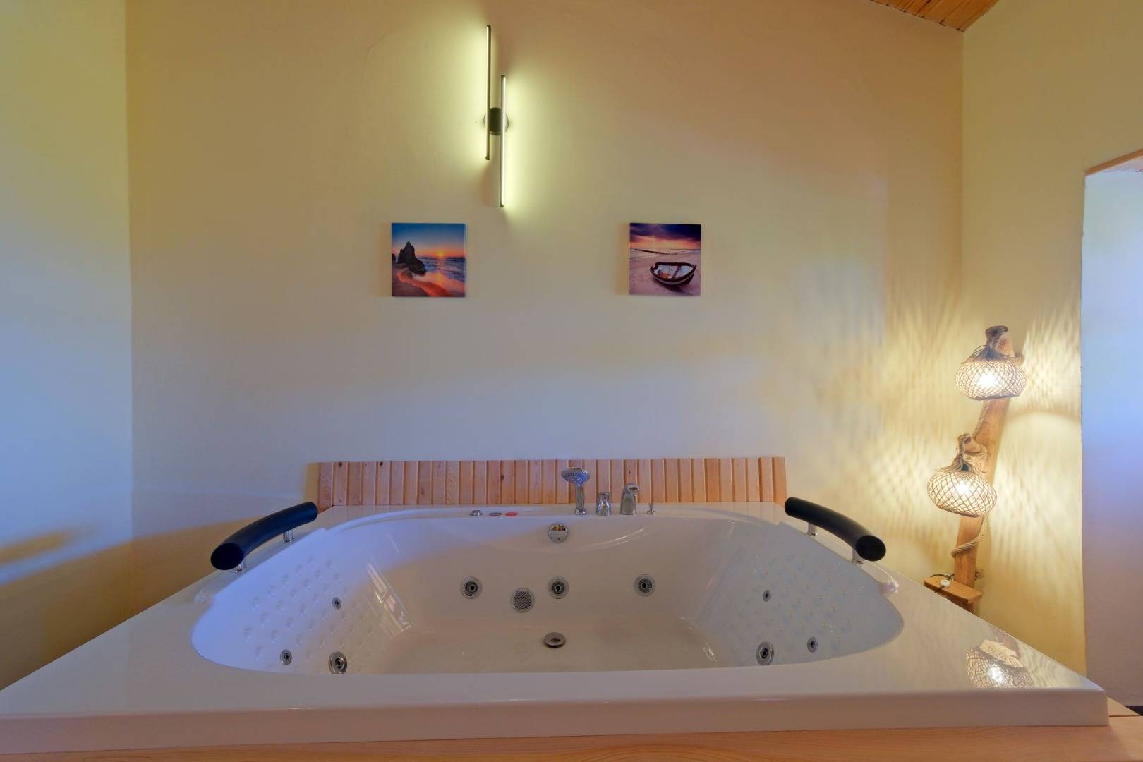 Kaş Üzümlü'de Harika Doğa Manzaralı, Özel Havuzlu, 3+1 Villa