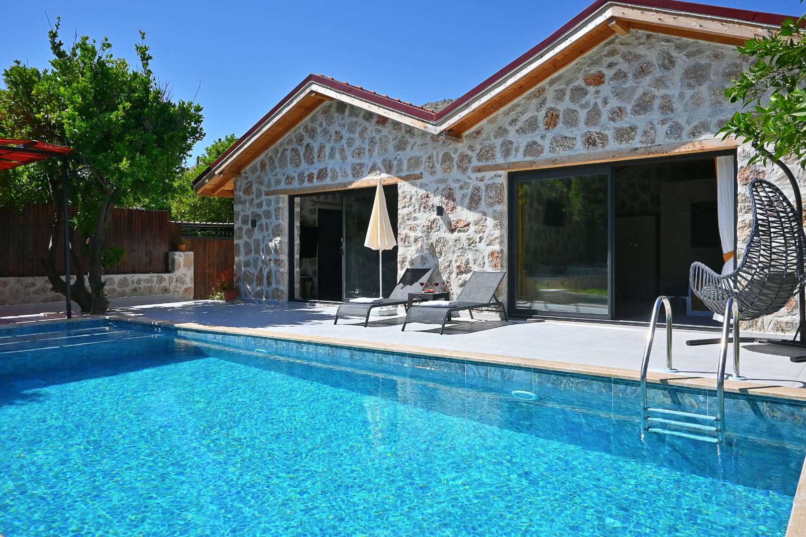 Kaş Yeşilköy'de Doğa İle İç İçe, Özel Havuzlu, Balayı Villası 46143 — 2