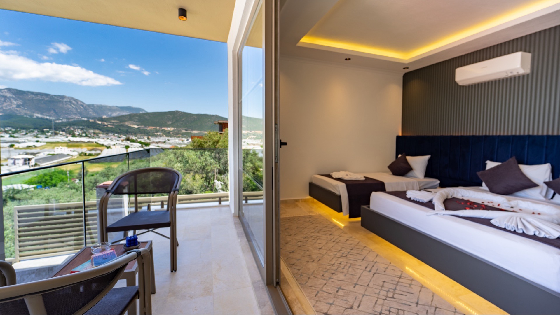 Kaş Yeşilköy'de Huzurlu Doğada, Özel Havuzlu, Korunaklı Villa